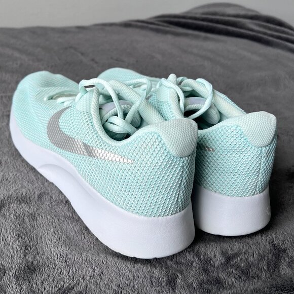 Nike Shoes - Nike Revolution 7 Easyon Shoe in Barley Green/White/Metallic Silver Size 9.5‎